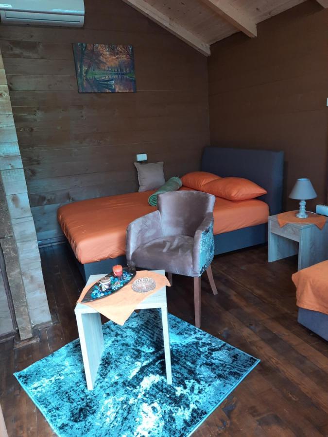 Mali Raj Apartmani Cetinje Exterior foto