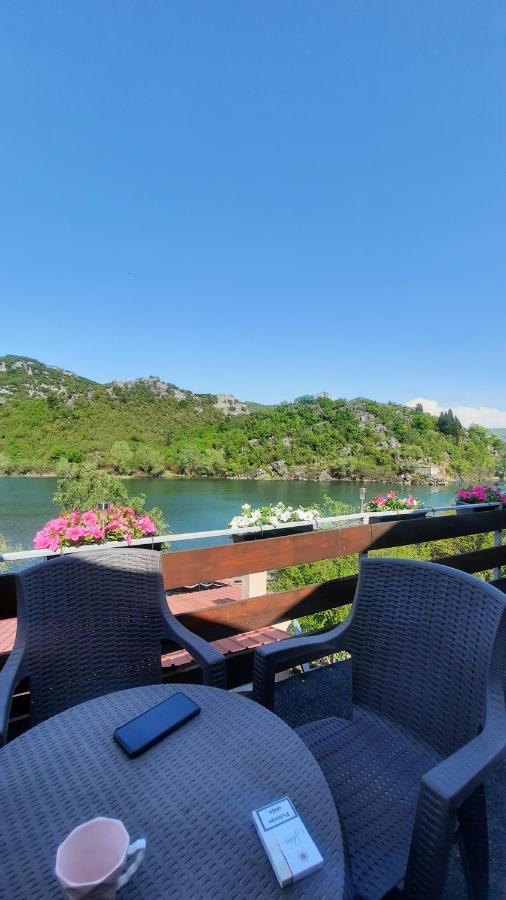Mali Raj Apartmani Cetinje Exterior foto